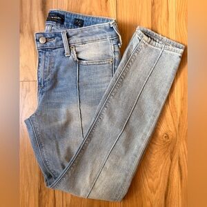 Lucky Brand Women’s Jeans Size 2 Light Wash Straight Leg Denim